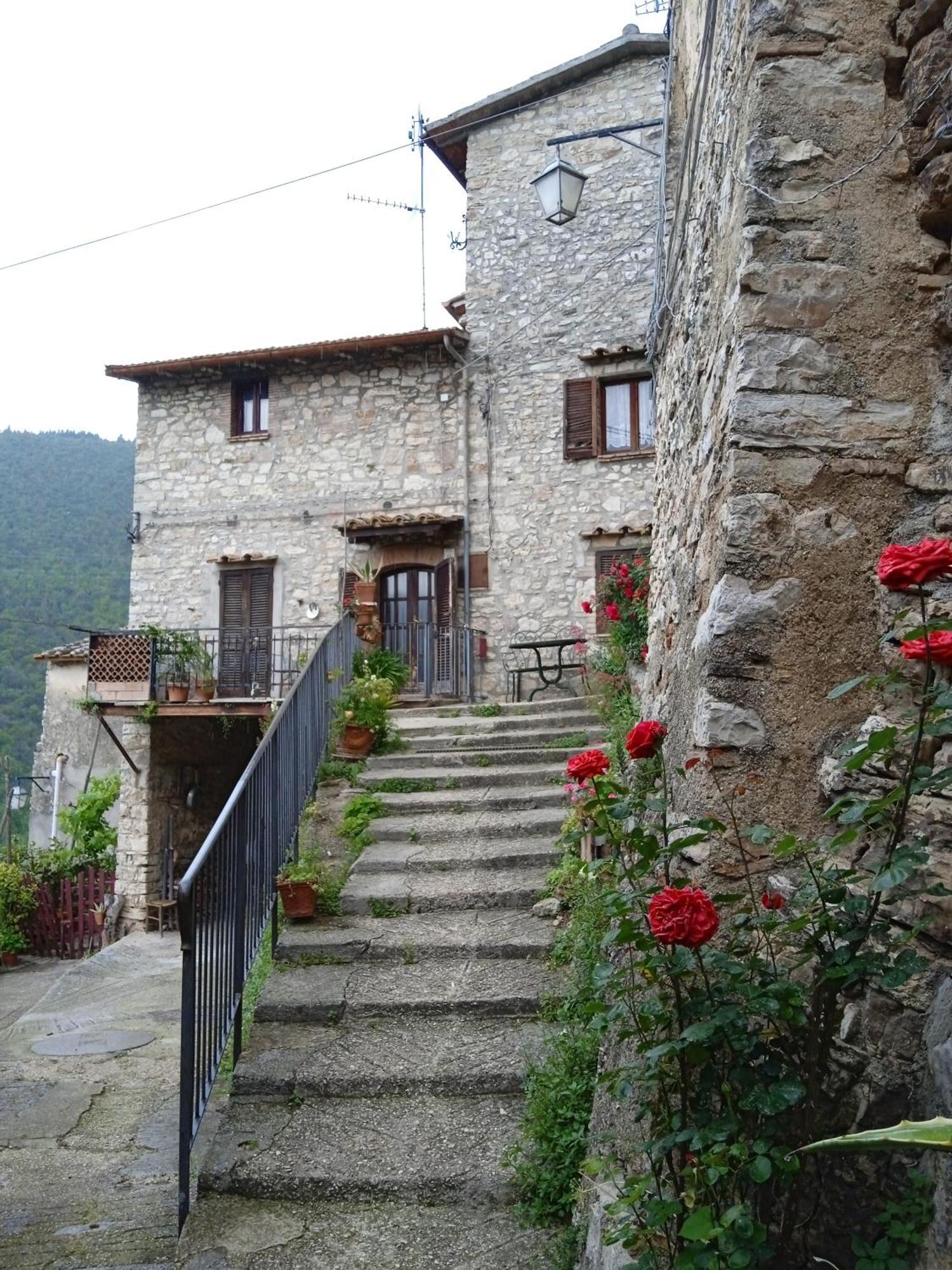 Casa Belvedere A Valle San Martino Di Spoleto Exteriör bild