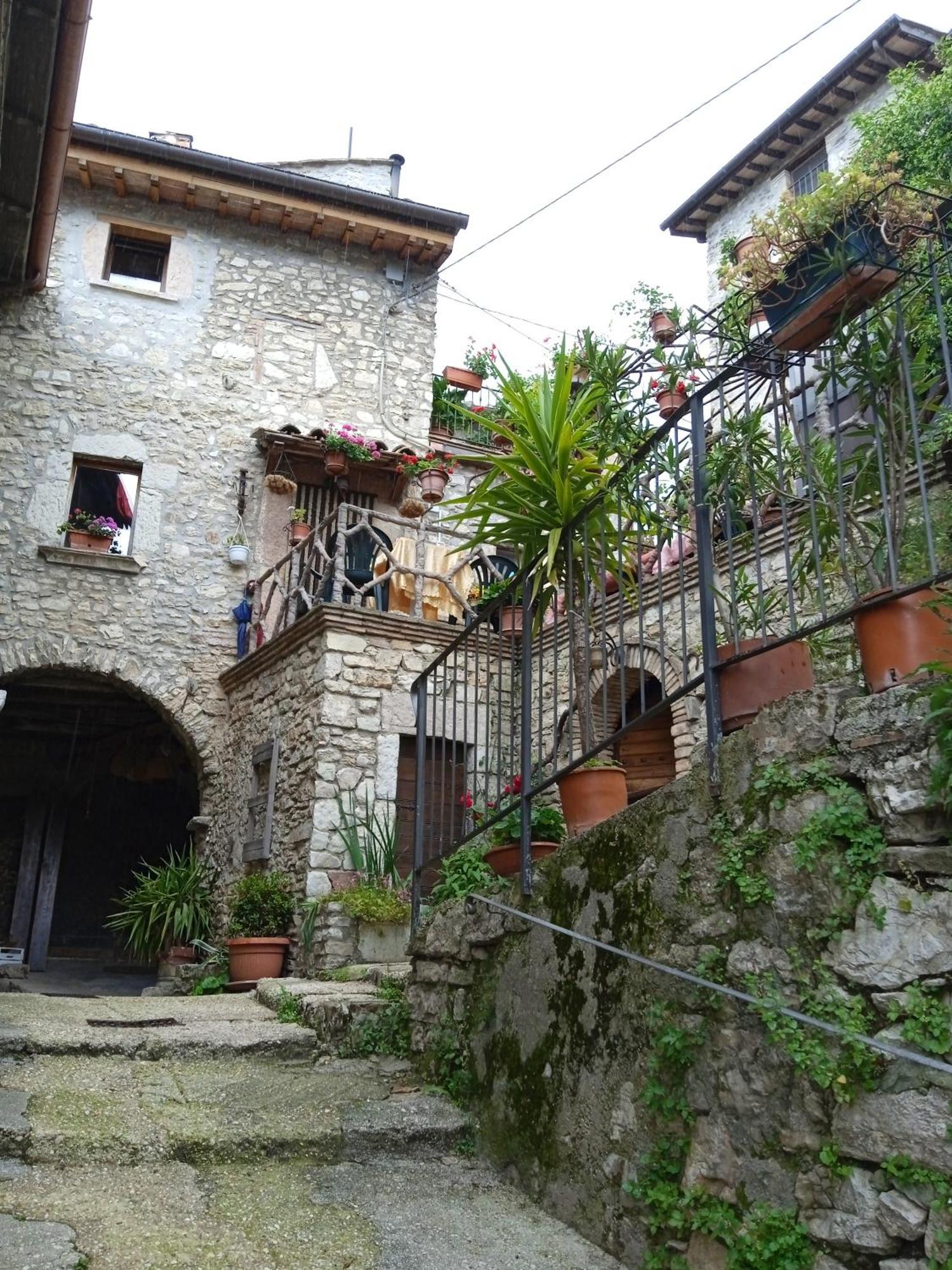 Casa Belvedere A Valle San Martino Di Spoleto Exteriör bild
