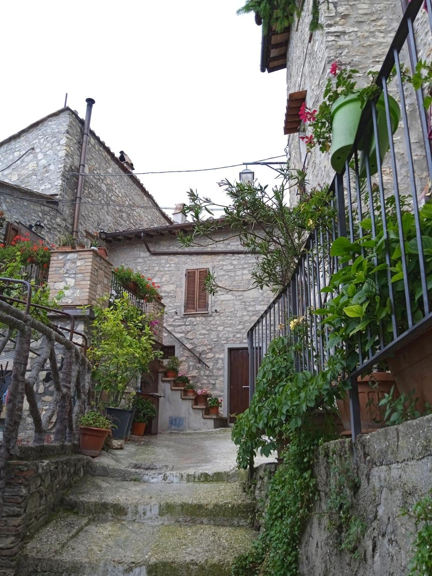 Casa Belvedere A Valle San Martino Di Spoleto Exteriör bild