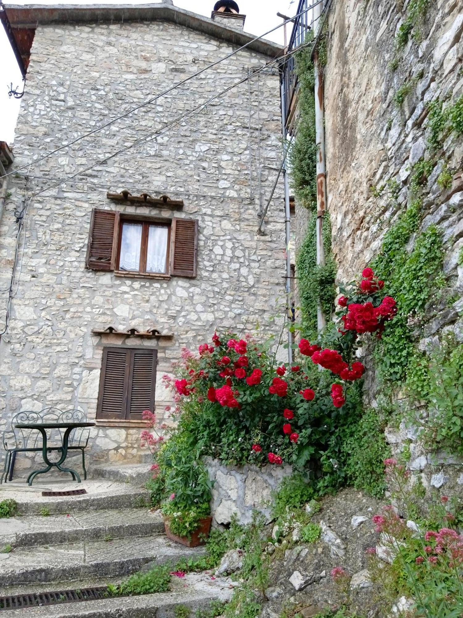 Casa Belvedere A Valle San Martino Di Spoleto Exteriör bild